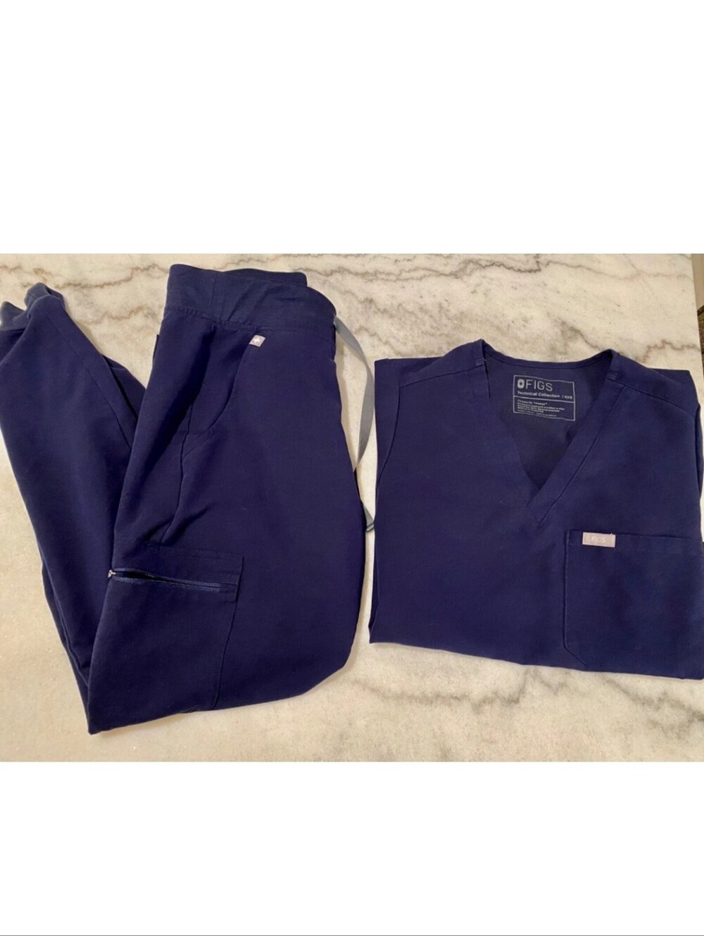 FIGS Women's Navy V-Neck Top and Jogger Scrub Pants SET Size XS & S